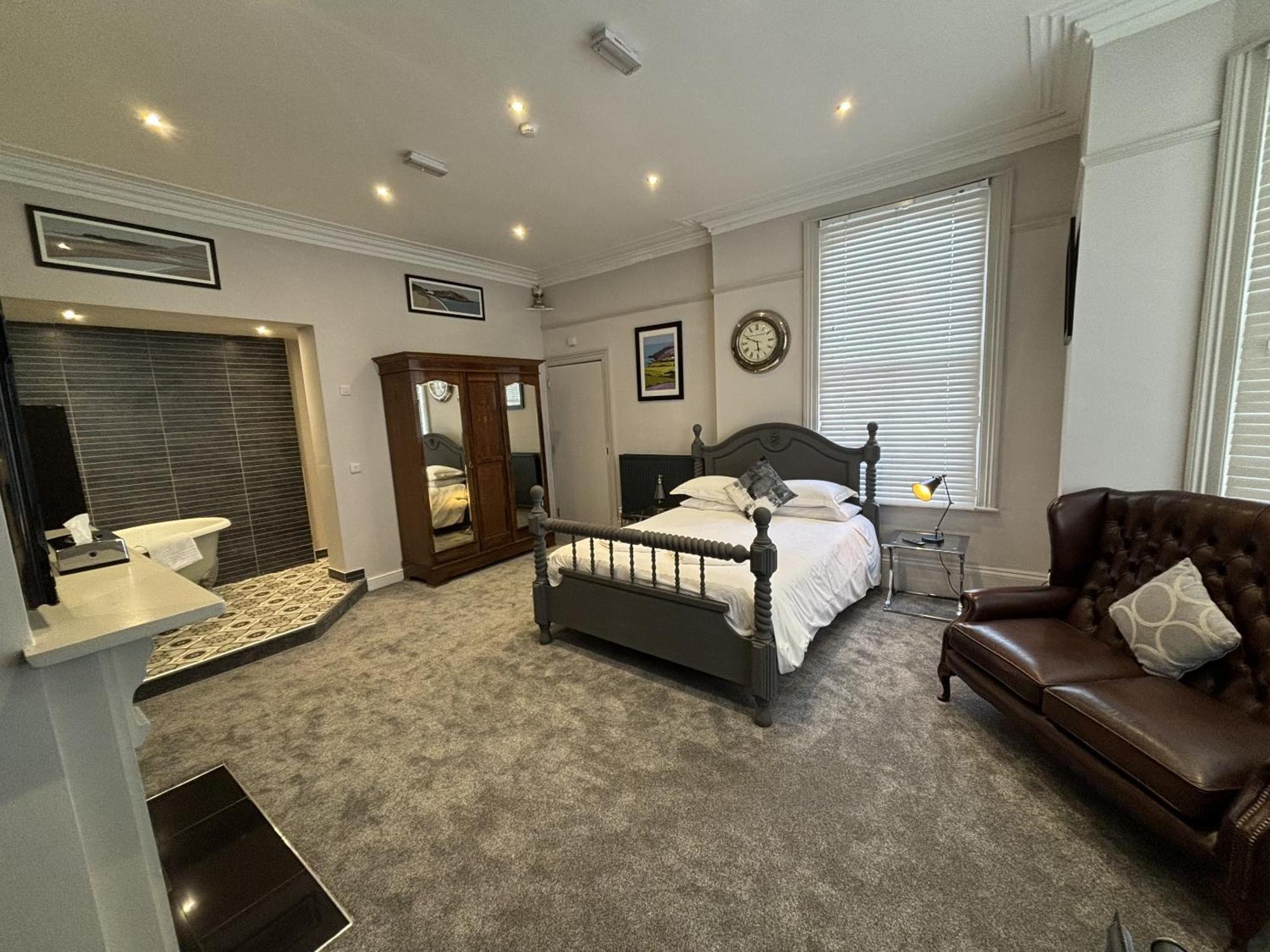 The Chapel House Hotel Scarborough Room photo